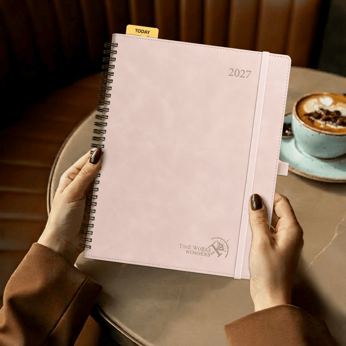 DE 25.9 cm × 21.2 cm 2027 Spiral Weekly Planner Week + Notes Layout Softcover
